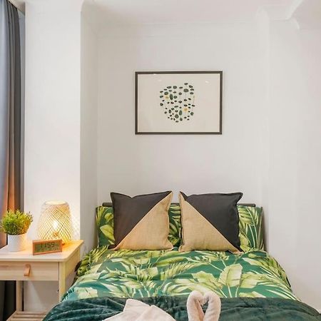 Modern 2 Bedroom Apartment In The Heart Of Londra Exterior foto