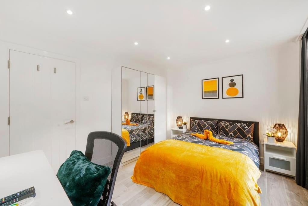 Modern 2 Bedroom Apartment In The Heart Of Londra Exterior foto