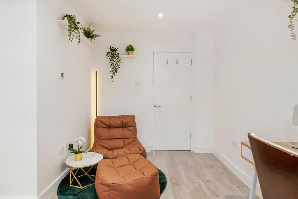 Modern 2 Bedroom Apartment In The Heart Of Londra Exterior foto